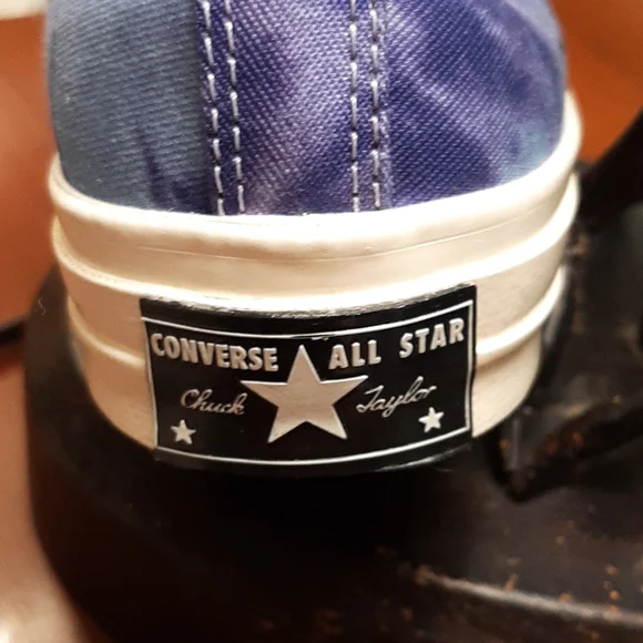 Chuck Taylor Converse All Star Sneakers.Men's 4 women's 6. Nwot.